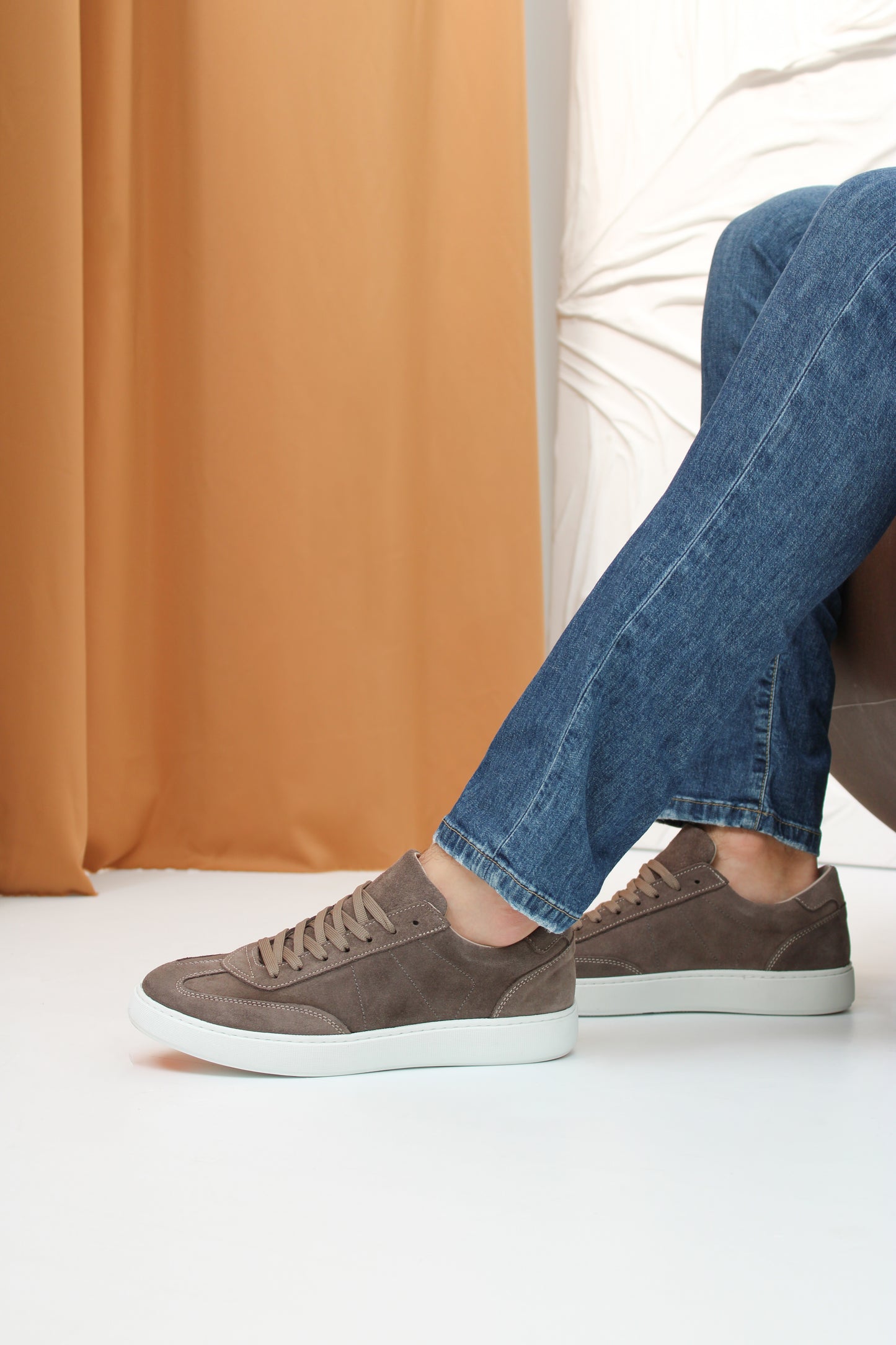 Taupe Suède Low-Tops