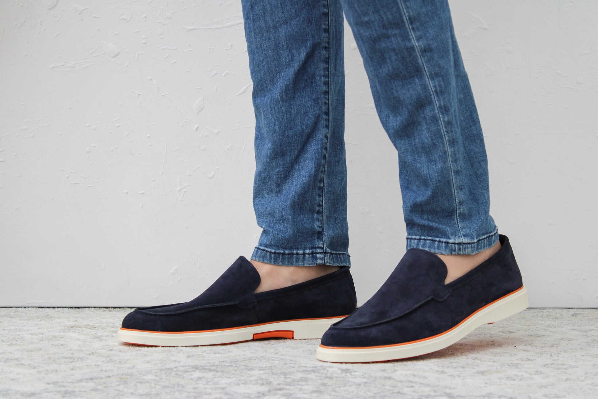 Heritage Suède Loafer Blauw – gecombineerd met een smart casual outfit.