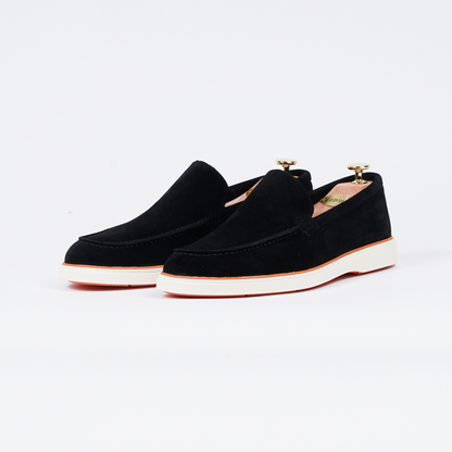 Heritage Suède Loafer Zwart – stijlvolle, handgemaakte herenschoen.